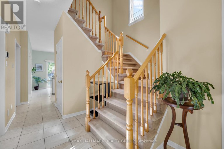 28728271/1087-rocky-harbour-crescent/riverside-southgloucester-glen/ottawa/ontario/K1V1V4_23
