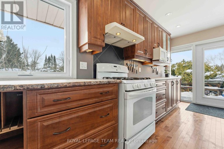 29355190/3322-elizabeth-street/osgoode/ottawa/ontario/K0A2W0_12