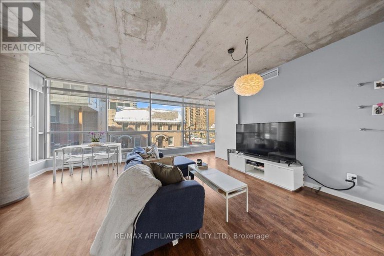 28155411/201-180-york-street/lower-townbyward-market/ottawa/ontario/K1N1J6_20