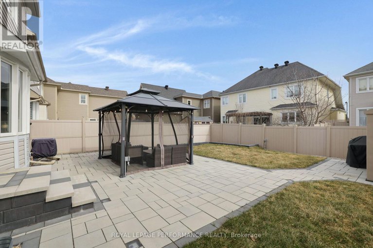 28379305/2782-grand-vista-circle/half-moon-bay/ottawa/ontario/K2J0W5_47