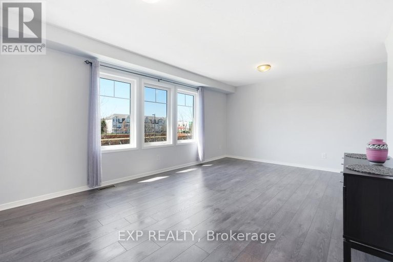 29636685/d-3705-riverbreeze-street/half-moon-bay/ottawa/ontario/K2J0S1_12