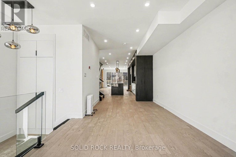 29669928/828-alpine-avenue/queensway-terrace-north/ottawa/ontario/K2B5R6_6