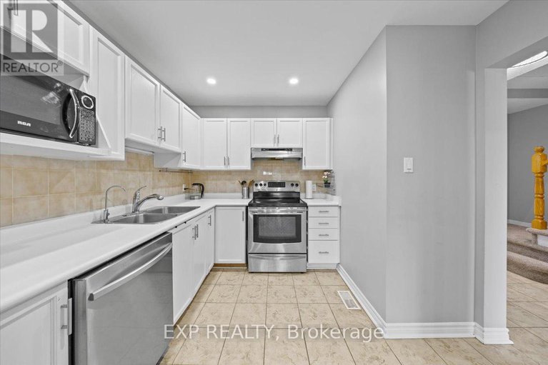 28594729/93-cedarock-drive/bridlewood/ottawa/ontario/K2M2H5_15