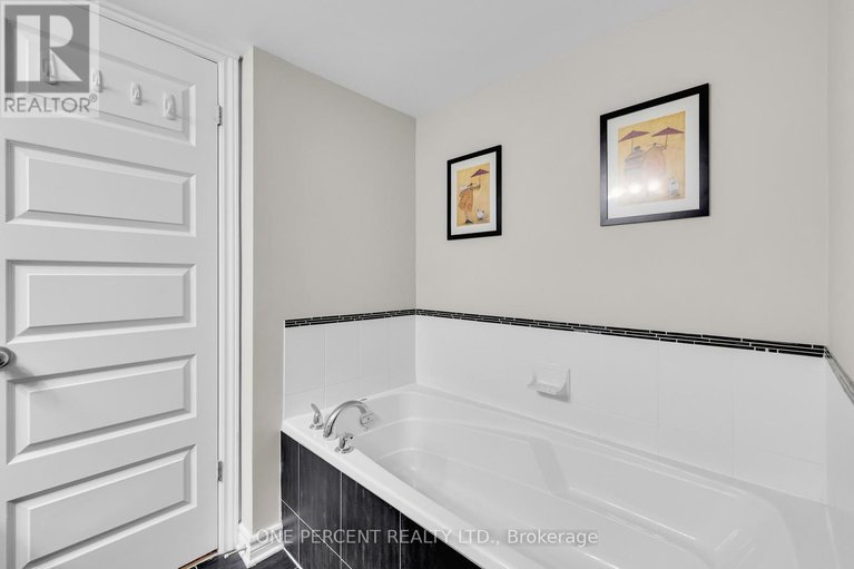 29117239/242a-titanium-private/convent-glen-north/ottawa/ontario/K1C0A5_32