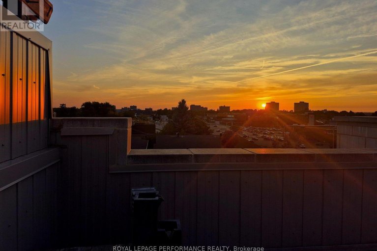 29515520/805-kingsmere-avenue/mckellar-heightsglabar-park/ottawa/ontario/K2A3J8_35