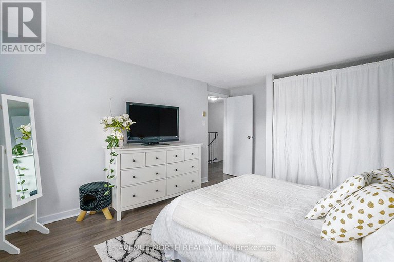 29037172/104-15a-woodvale-green/craig-henrywoodvale/ottawa/ontario/K2G4H1_15