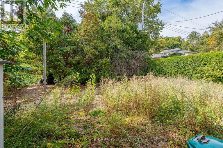 28886613/942-arkell-street/queensway-terrace-north/ottawa/ontario/K2B5R3_6