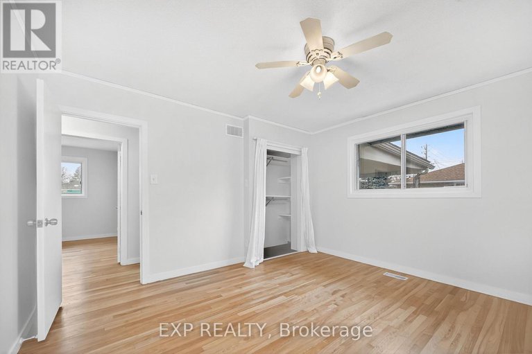 29121973/1103-frances-street/overbrookcastle-heights/ottawa/ontario/K1K3L6_18