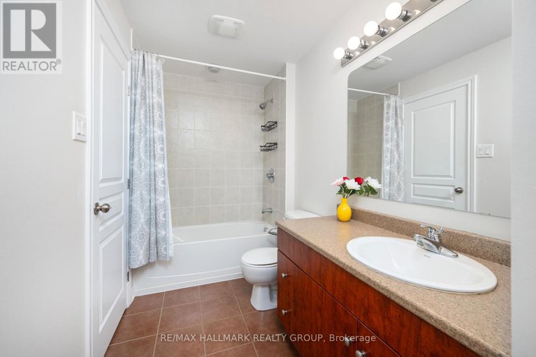 29028074/39-hawkstone-gate/beaverbrook/ottawa/ontario/K2K0A3_17