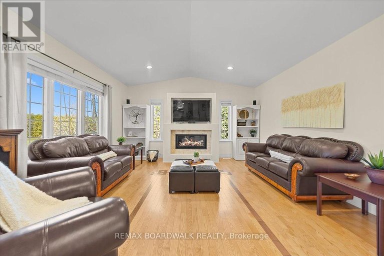 29641184/1210-barnett-drive/cumberland-village/ottawa/ontario/K4C1C7_10