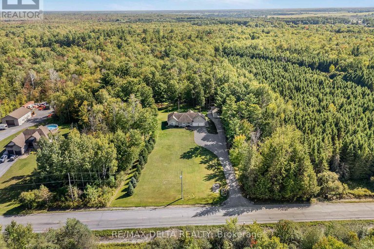 28863479/740-vinette-road/clarencerockland-twp/clarence-rockland/ontario/K0A1N0_37