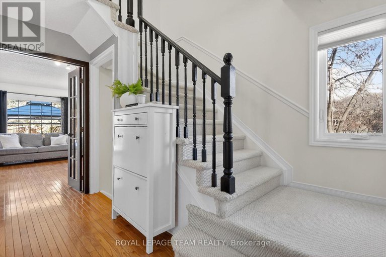 29431774/2-furlong-crescent/bridlewood/ottawa/ontario/K2M2J1_6