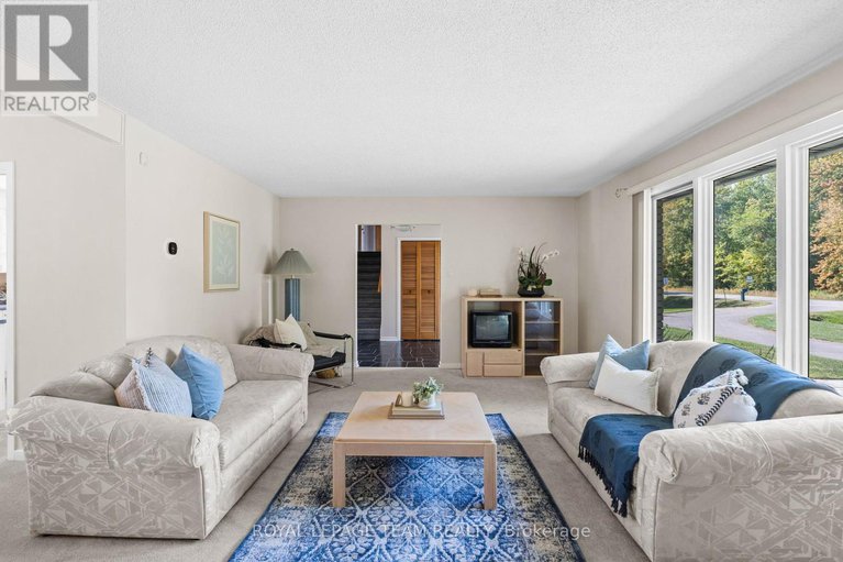 28889906/1640-century-road-e/manotick-south-to-roger-stevens/ottawa/ontario/K0A2E0_9