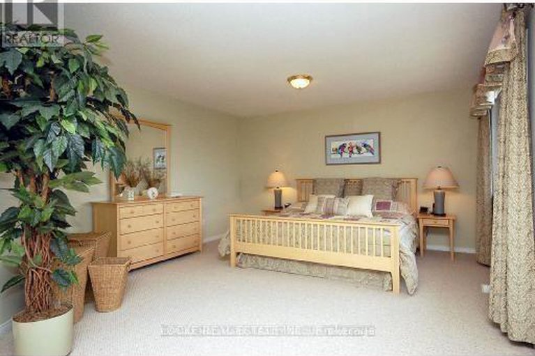 29245171/149-copperwood-street/convent-glen-north/ottawa/ontario/K1C7S3_8