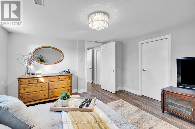 28989053/118-queensline-drive/bruce-farmgraham-parkqualicumbellands/ottawa/ontario/K2H7J5_40