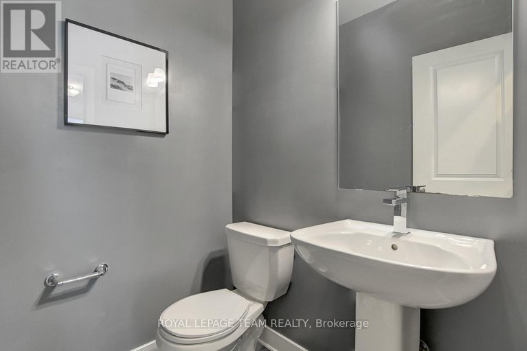 29433481/749-brian-good-avenue/riverside-southgloucester-glen/ottawa/ontario/K4M0E3_23