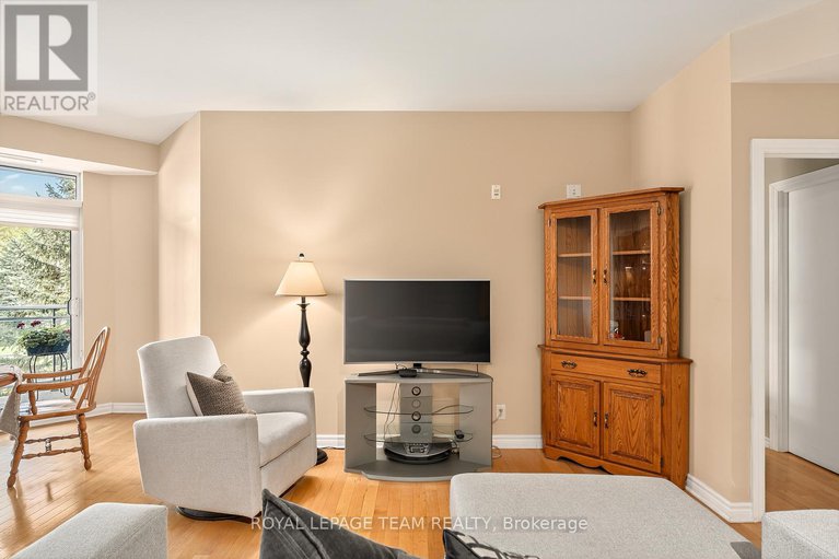29430008/230-205-bolton-street/lower-townbyward-market/ottawa/ontario/K1N1K7_11