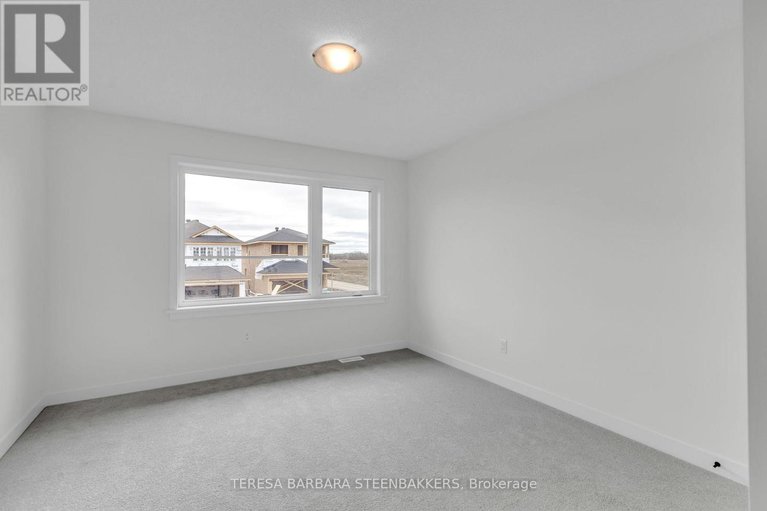 28424668/783-kenny-gordon-avenue/riverside-southgloucester-glen/ottawa/ontario/K4M0V2_18