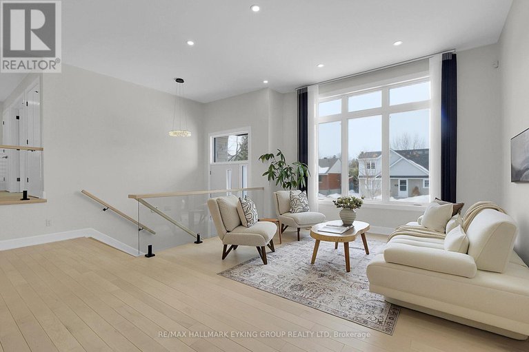 28550899/623-rowanwood-avenue/mckellarhighland/ottawa/ontario/K2A3E3_7