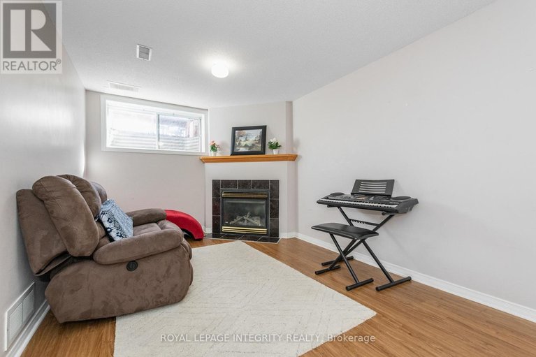 29667353/915-schooner-crescent/riverside-southgloucester-glen/ottawa/ontario/K1V1Y3_41