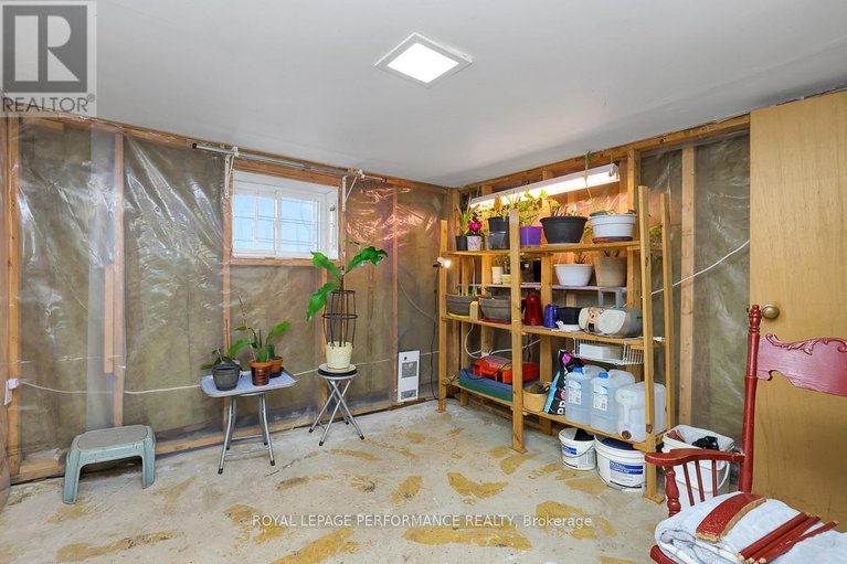 29581422/1141-north-river-road/overbrook/ottawa/ontario/K1K3W4_33