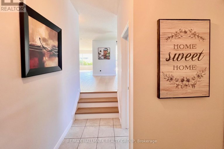28929398/4-valemont-st-street/barrhaven-east/ottawa/ontario/K2G6W2_4