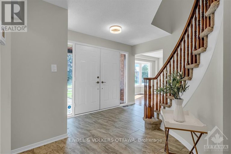 28611833/2177-lenester-avenue/mckellar-heightsglabar-park/ottawa/ontario/K2A4A9_4