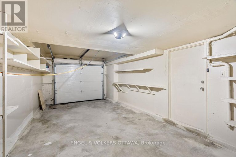 28924717/12-bayside-private/mooneys-bayriverside-park/ottawa/ontario/K1V9R3_34