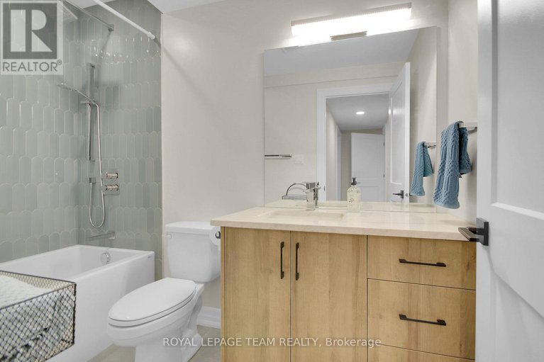 28398077/4019-perennial-way/greely/ottawa/ontario/K4P0G7_35