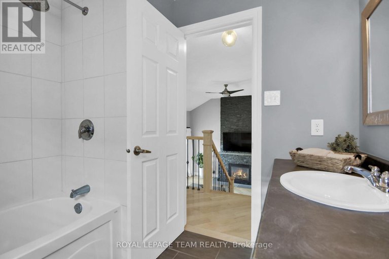 28944014/3516-cambrian-road/half-moon-bay/ottawa/ontario/K2J0V1_31