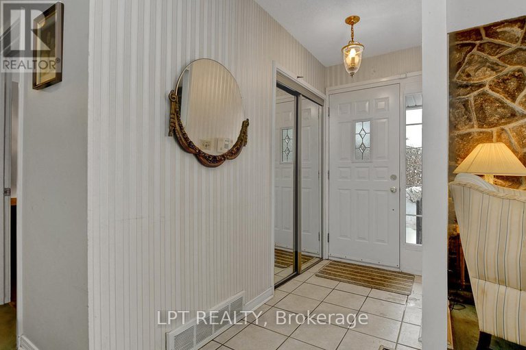 29427197/1771-mcmaster-avenue/urbandale-acres/ottawa/ontario/K1H6R7_5