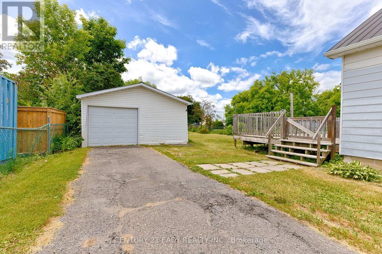 28505414/424-moore-street/renfrew/renfrew/ontario/K7V1L9_6