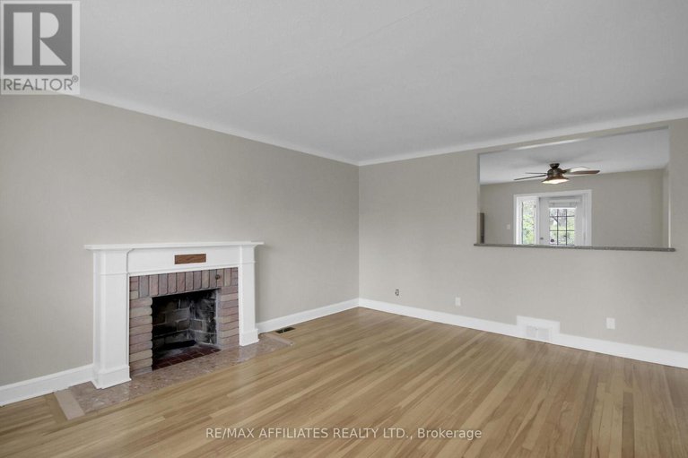 28329411/312-mountbatten-avenue/alta-vistafaircrest-heights/ottawa/ontario/K1H5W3_7