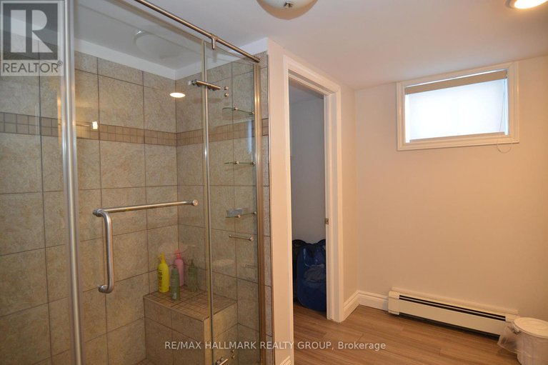 27910607/1926-belcourt-boulevard/chateauneuf/ottawa/ontario/K1C1M5_7