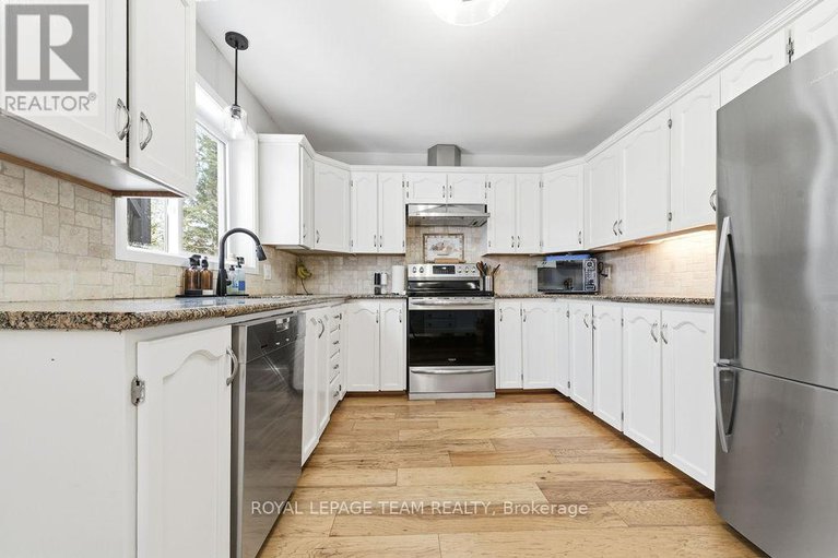 29158595/74-castleford-road/horton-twp/horton/ontario/K7V3Z8_9