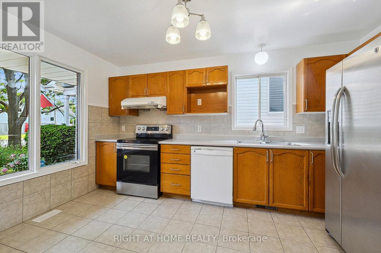 28485638/5119-lerner-way/beacon-hill-south/ottawa/ontario/K1J1B3_20