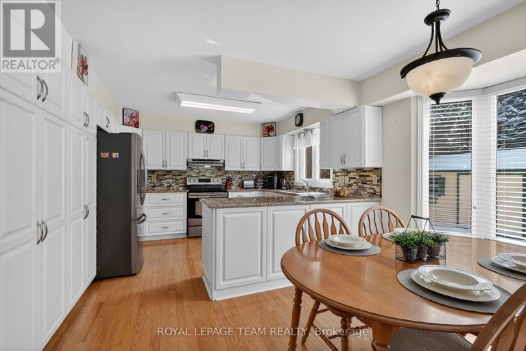 29494254/11-speers-crescent/bridlewood/ottawa/ontario/K2M1W1_11