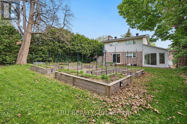 28427630/2114-balharrie-avenue/hawthorne-meadows/ottawa/ontario/K1G1G5_33