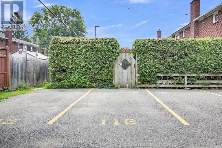 28622582/786-cummings-avenue/castle-heightsrideau-high/ottawa/ontario/K1K2L2_37