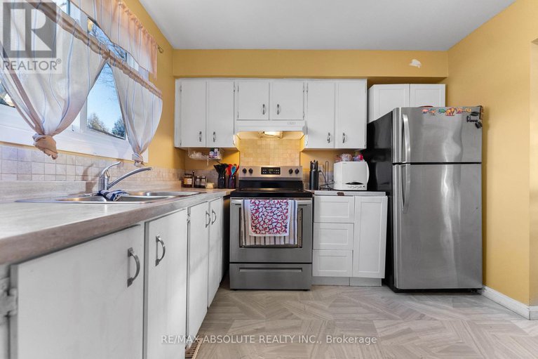 28870160/6138-brookside-lane/convent-glen-south/ottawa/ontario/K1C2K7_5
