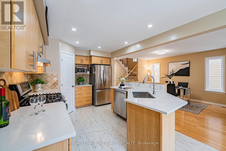 29287714/361-celtic-ridge-crescent/morgans-grantsouth-march/ottawa/ontario/K2W0B6_17