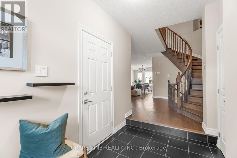 29235823/568-voie-du-pin-rouge-way/mer-bleuebradley-estatesanderson-park/ottawa/ontario/K1W0C4_4