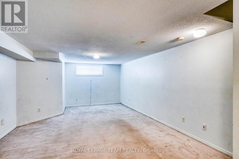 29282825/7-chantilly-gate/stittsville-north/ottawa/ontario/K2S2B2_20