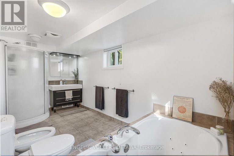 29372834/1270-cheverton-avenue/alta-vista/ottawa/ontario/K1H7P6_32