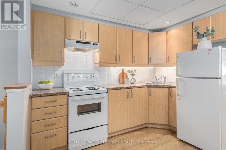 28905631/1a-150-york-street/lower-townbyward-market/ottawa/ontario/K1N1K9_12