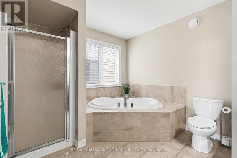 29653953/865-contour-street/mer-bleuebradley-estatesanderson-park/ottawa/ontario/K1W0G6_16