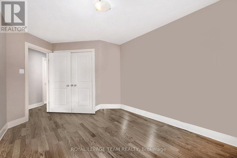 28915612/5386-mansel-crescent/manotick-village-manotick-estates/ottawa/ontario/K4M1L3_30
