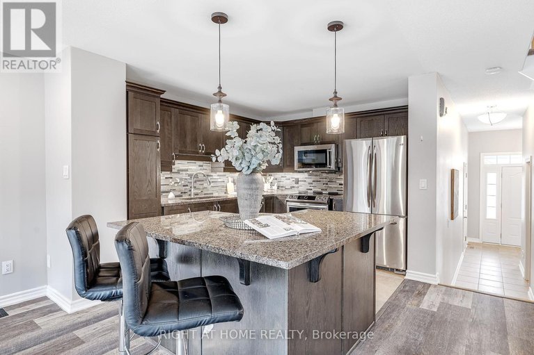 28630070/317-glenbrae-avenue/morgans-grantsouth-march/ottawa/ontario/K2W0B9_7