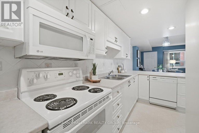 29126396/206-320-centrum-boulevard/bilberry-creekqueenswood-heights/ottawa/ontario/K1E3X9_6