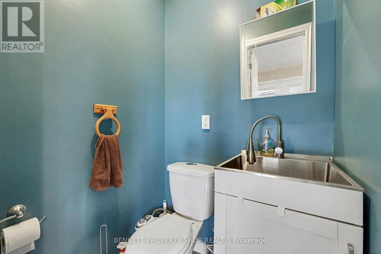 29142676/6070-fourth-line-road/rideau-twp-w-of-hwy-16-north-of-reg-rd-6/ottawa/ontario/K0A2T0_14